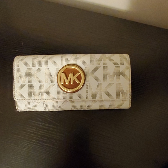 Michael Kors Accessories - Michael Kors wallet